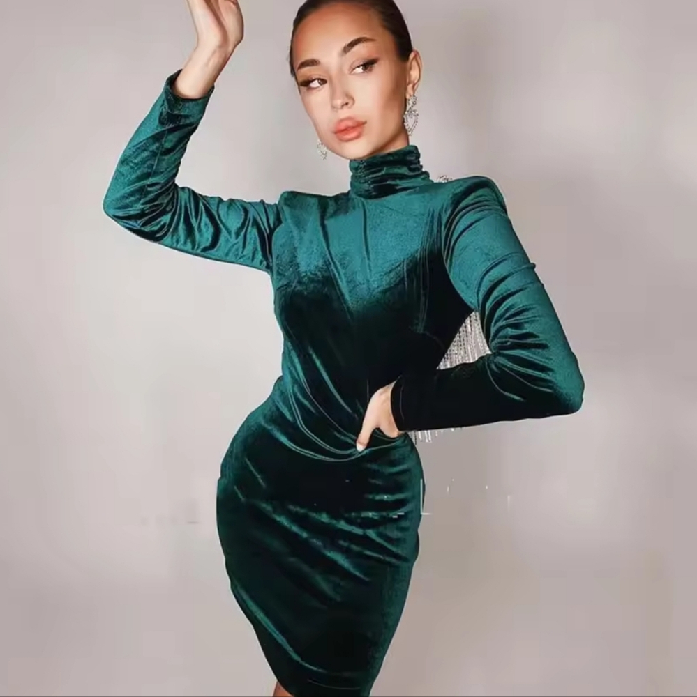 Green Sexy Fashion Backless Diamonds Tassel Rayon Velvet Dress - Picture 2 of 6